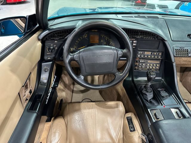 Used 1992 Chevrolet Corvette Convertible RWD image 7