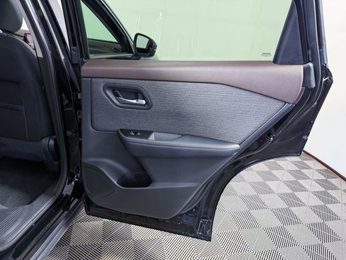 Certified 2022 Nissan Rogue SV image 44