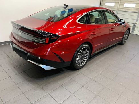 Used 2024 Hyundai Sonata Limited image 3