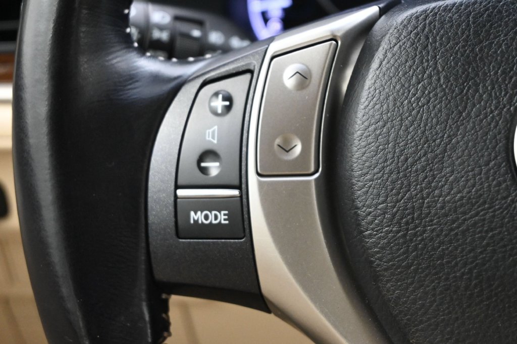 Used 2015 Lexus ES 350 w/ Premium Package FWD image 7