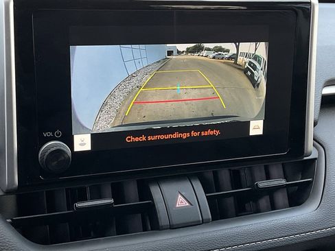 Used 2025 Toyota RAV4 XLE image 29