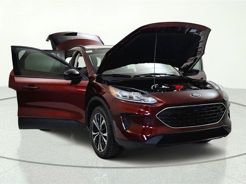 Used 2021 Ford Escape SE w/ SE Sport Appearance Package AWD/4WD image 31