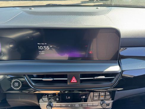 Used 2025 Kia Seltos S image 21
