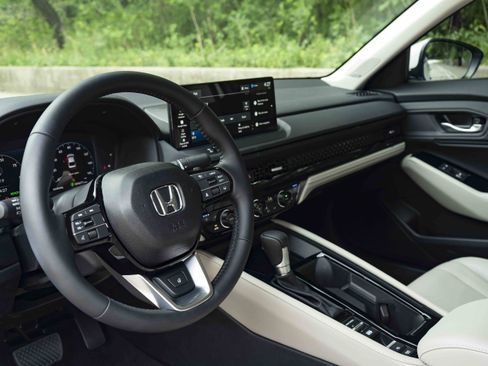 Used 2026 Honda Accord Touring image 16