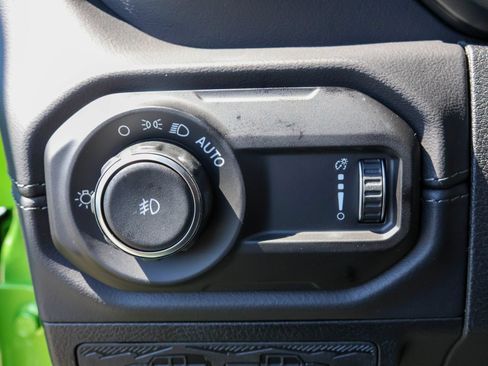 New 2026 Jeep Wrangler Unlimited Sahara AWD/4WD image 29
