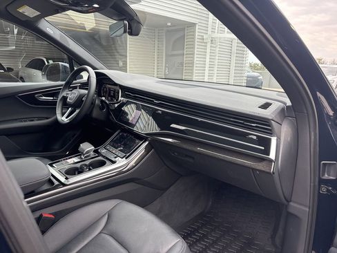 Used 2025 Audi Q7 2.0T Premium w/ Convenience Plus Package image 16