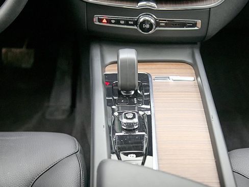 Certified 2023 Volvo XC60 T8 Plus w/ Climate Package image 32