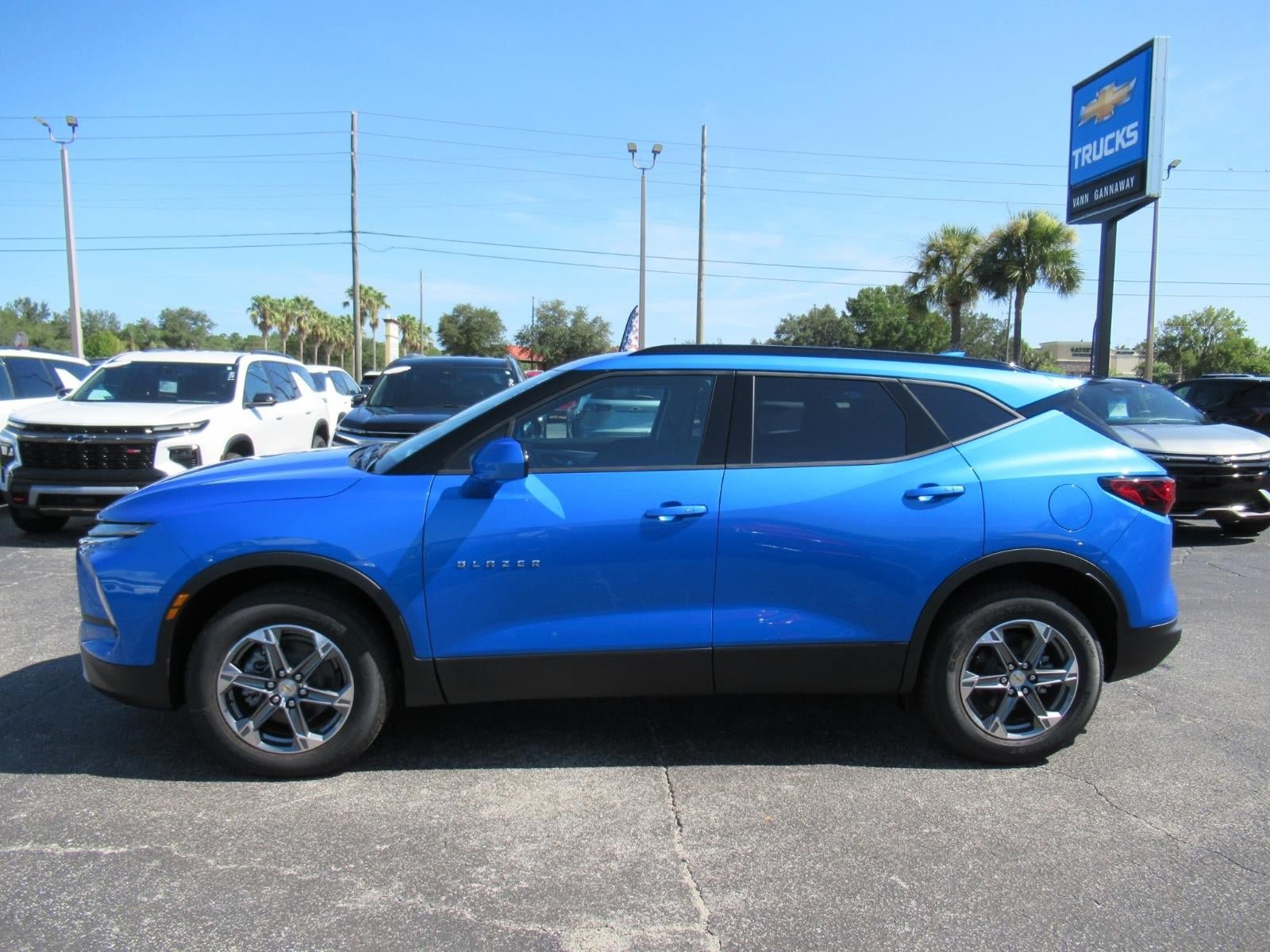 New 2026 Chevrolet Blazer LT w/ Convenience Package FWD image 2