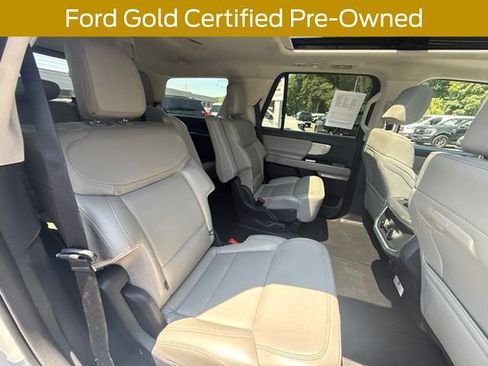 Used 2025 Ford Expedition Active AWD/4WD image 16