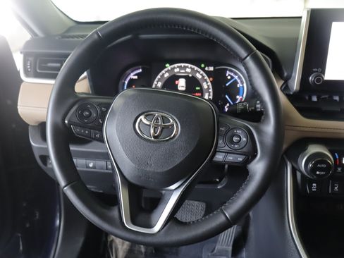 Used 2025 Toyota RAV4 XLE w/ Convenience Package AWD/4WD image 14