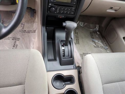 Used 2003 Nissan Frontier XE image 12