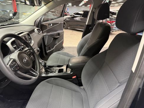 Used 2017 Kia Sorento AWD image 32