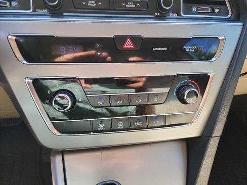 Used 2015 Hyundai Sonata SE w/ Option Group 09 FWD image 20
