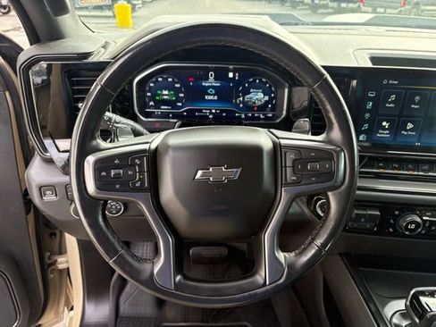 Used 2022 Chevrolet Silverado 1500 ZR2 w/ Technology Package image 15
