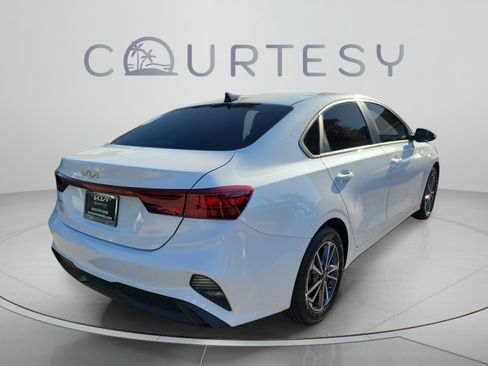 Used 2023 Kia Forte LXS w/ LXS Technology Package FWD image 3