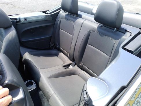 Used 2015 Volkswagen Beetle 1.8T FWD image 6