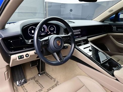 Used 2024 Porsche Panamera 4 image 4