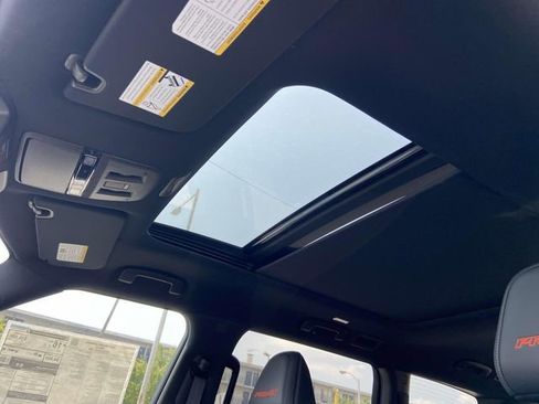 New 2025 Nissan Armada PRO-4X w/ Pro-4X Premium Package AWD/4WD image 17