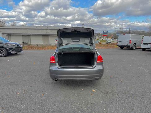 Used 2014 Volkswagen Passat 2.5 SE image 29