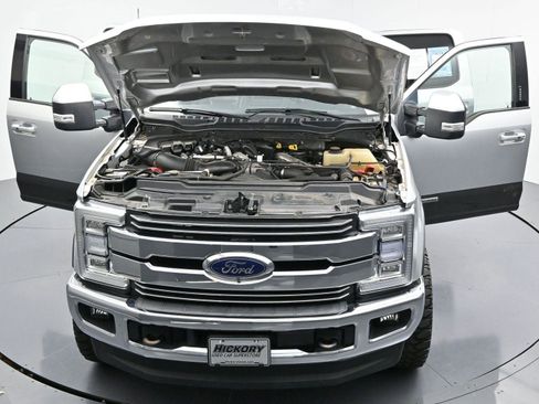 Used 2019 Ford F250 Lariat w/ Lariat Ultimate Package image 49