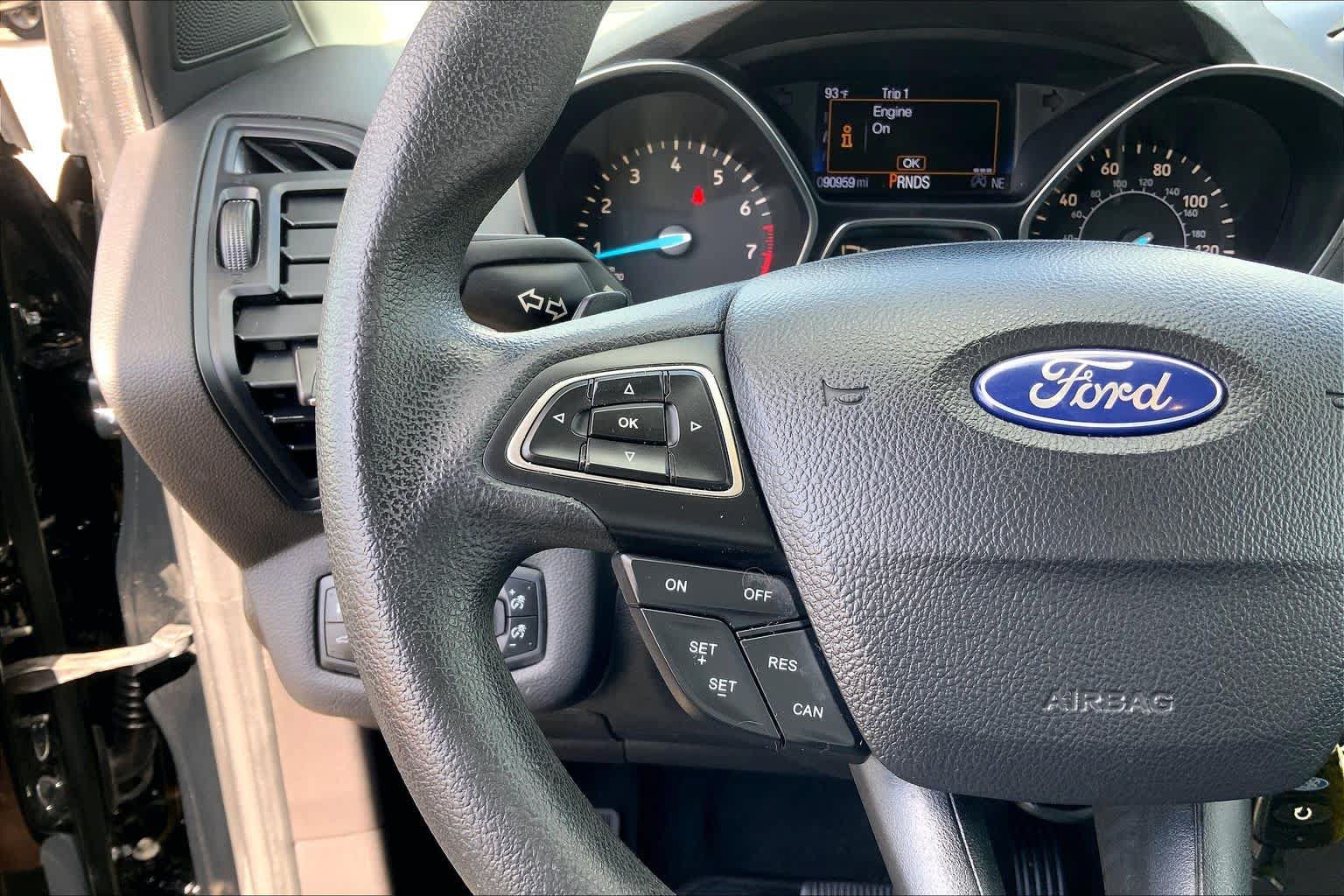 Used 2017 Ford Escape SE w/ Equipment Group 201A FWD image 21