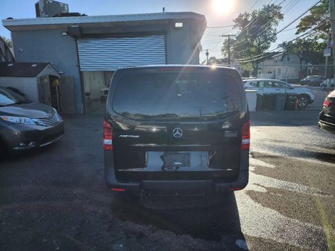 Used 2020 Mercedes-Benz Metris Passenger image 4