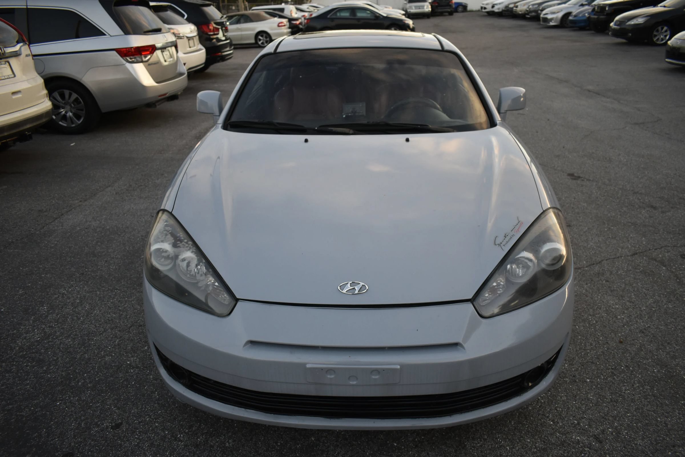 Used 2008 Hyundai Tiburon FWD image 2