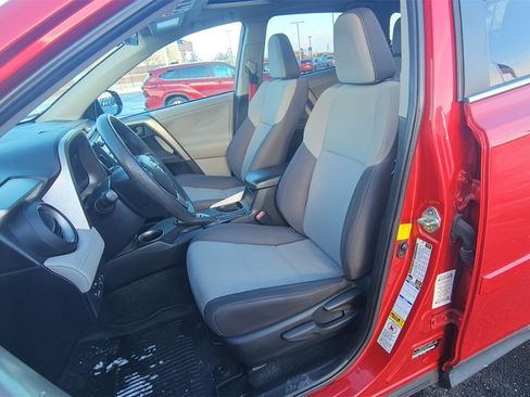 Used 2013 Toyota RAV4 XLE image 24