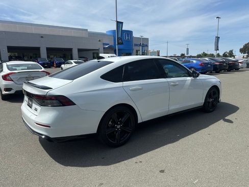 Used 2024 Honda Accord Sport image 3