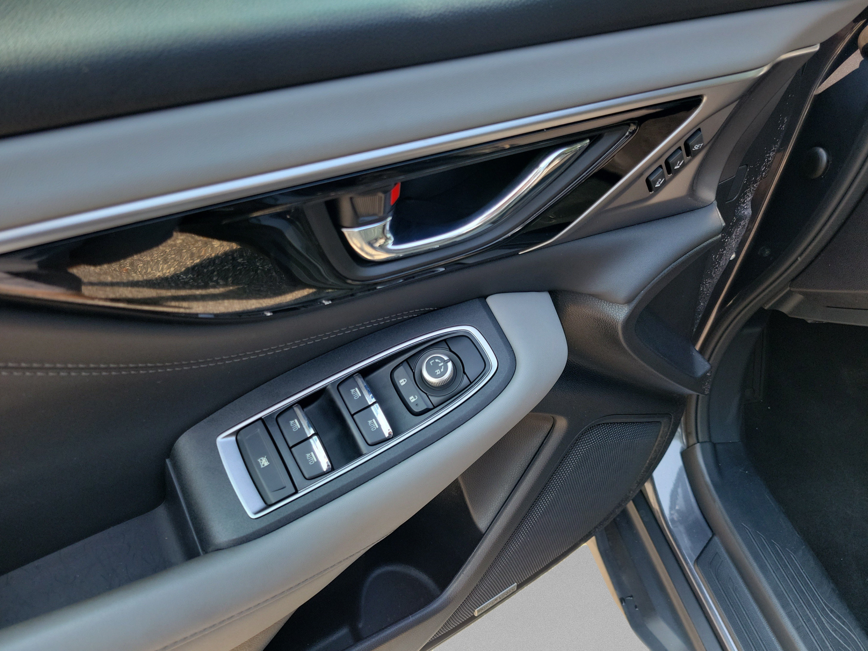 Used 2023 Subaru Outback Limited AWD/4WD image 12