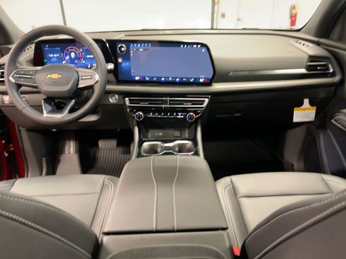 New 2026 Chevrolet Traverse LT w/ Sun and Wheel Package image 17