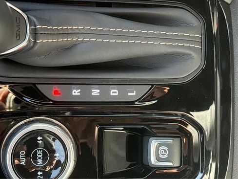 New 2026 GMC Canyon Denali image 23