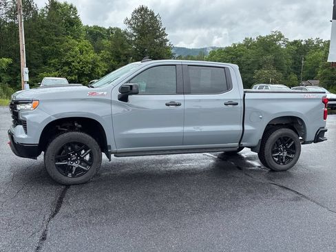 Used 2024 Chevrolet Silverado 1500 LT Trail Boss w/ Convenience Package II AWD/4WD image 6