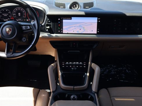 Certified 2024 Porsche Cayenne Coupe AWD/4WD image 20