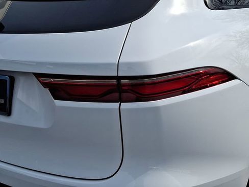 Used 2024 Jaguar F-PACE R-Dynamic S image 11