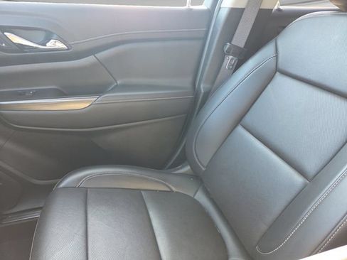 Used 2023 GMC Acadia SLT AWD/4WD image 12