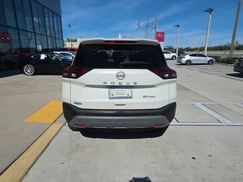 Used 2023 Nissan Rogue SV image 6