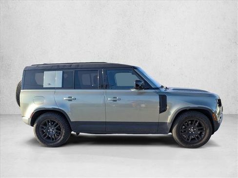 Used 2022 Land Rover Defender 110 image 4