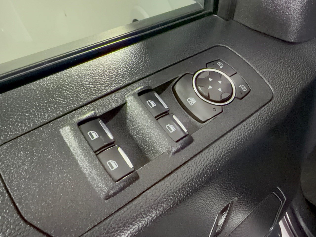 Used 2019 Ford F150 XLT w/ Equipment Group 302A Luxury AWD/4WD image 15