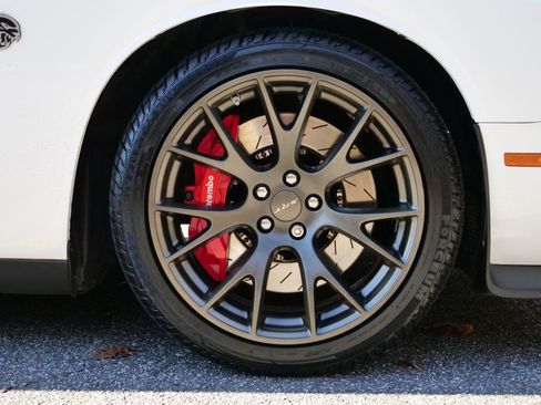 Used 2015 Dodge Challenger SRT Hellcat image 49