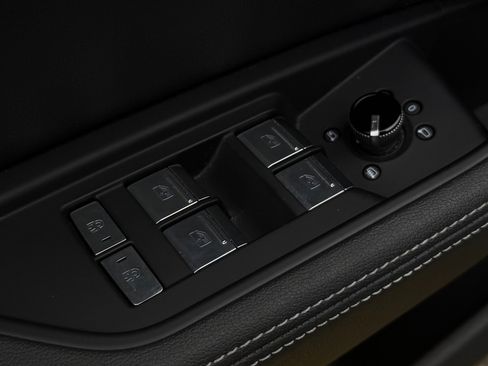 Used 2019 Audi e-tron Premium Plus image 81