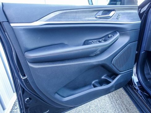 New 2025 Jeep Grand Cherokee Limited image 19