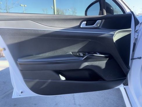 Used 2023 Kia K5 GT-Line image 14