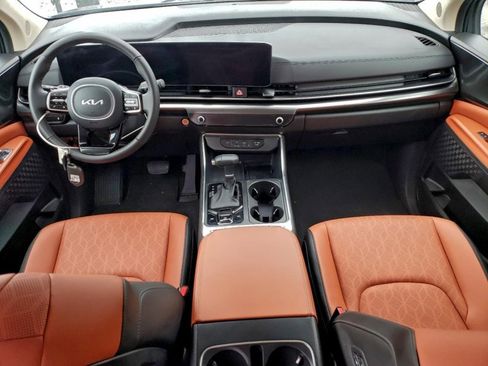 Used 2025 Kia Carnival SX w/ SX Dark Edition Package image 7