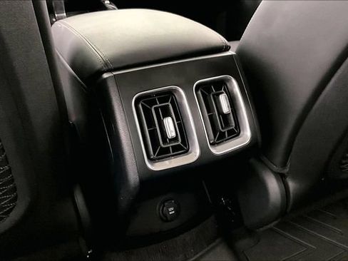 Certified 2025 Kia Sorento S w/ Panoramic Sunroof Package FWD image 9