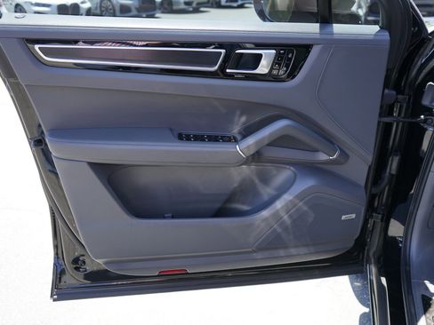 Used 2021 Porsche Cayenne GTS image 28