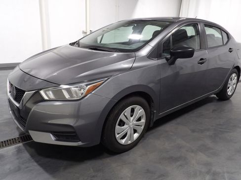 Used 2020 Nissan Versa S image 3