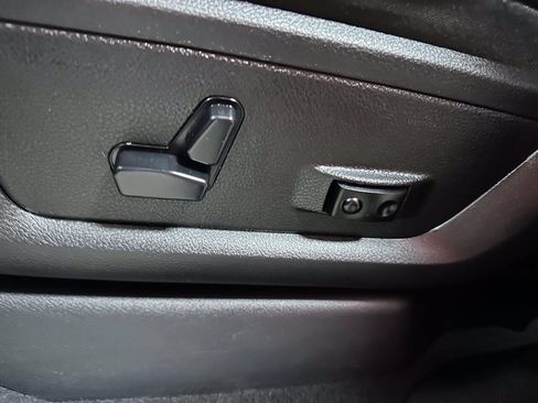 Used 2020 RAM 2500 Laramie w/ Night Edition AWD/4WD image 7