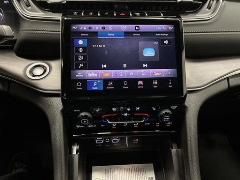 New 2025 Jeep Grand Cherokee L Limited w/ Luxury Tech Group II image 9