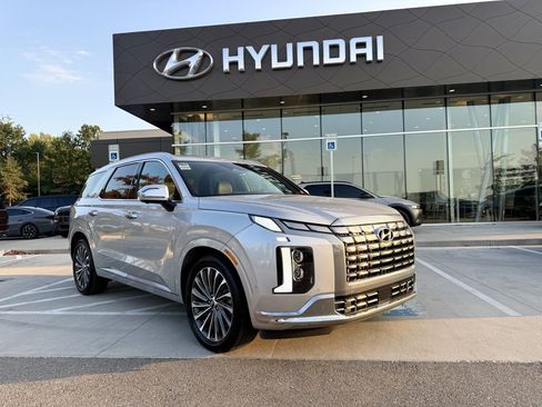 Used 2024 Hyundai Palisade Calligraphy image 1